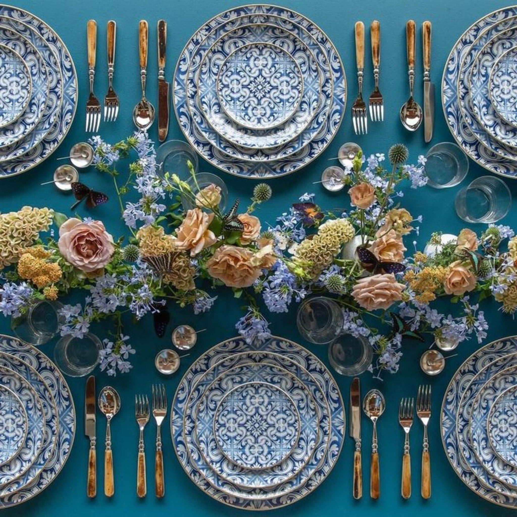 The Perfect Scent Pairings for UAE Dining Experiences